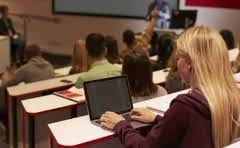 米色可以配深灰色吗?